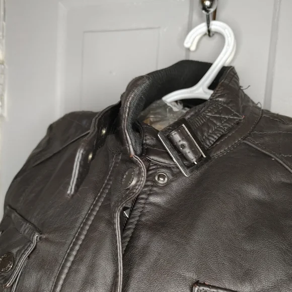 Vegan Point Zero Leather Trenchcoat - Picture 6 of 8